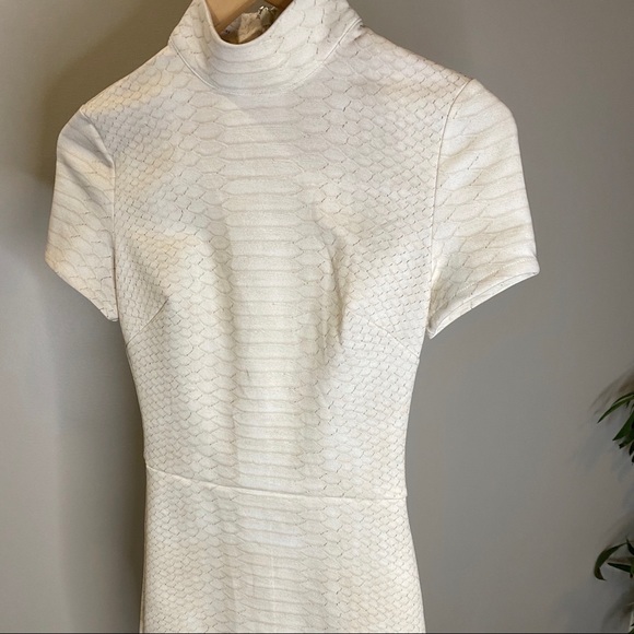 Snake Print Mock Neck Short Sleeve Bodycon Dress - Picture 4 of 10